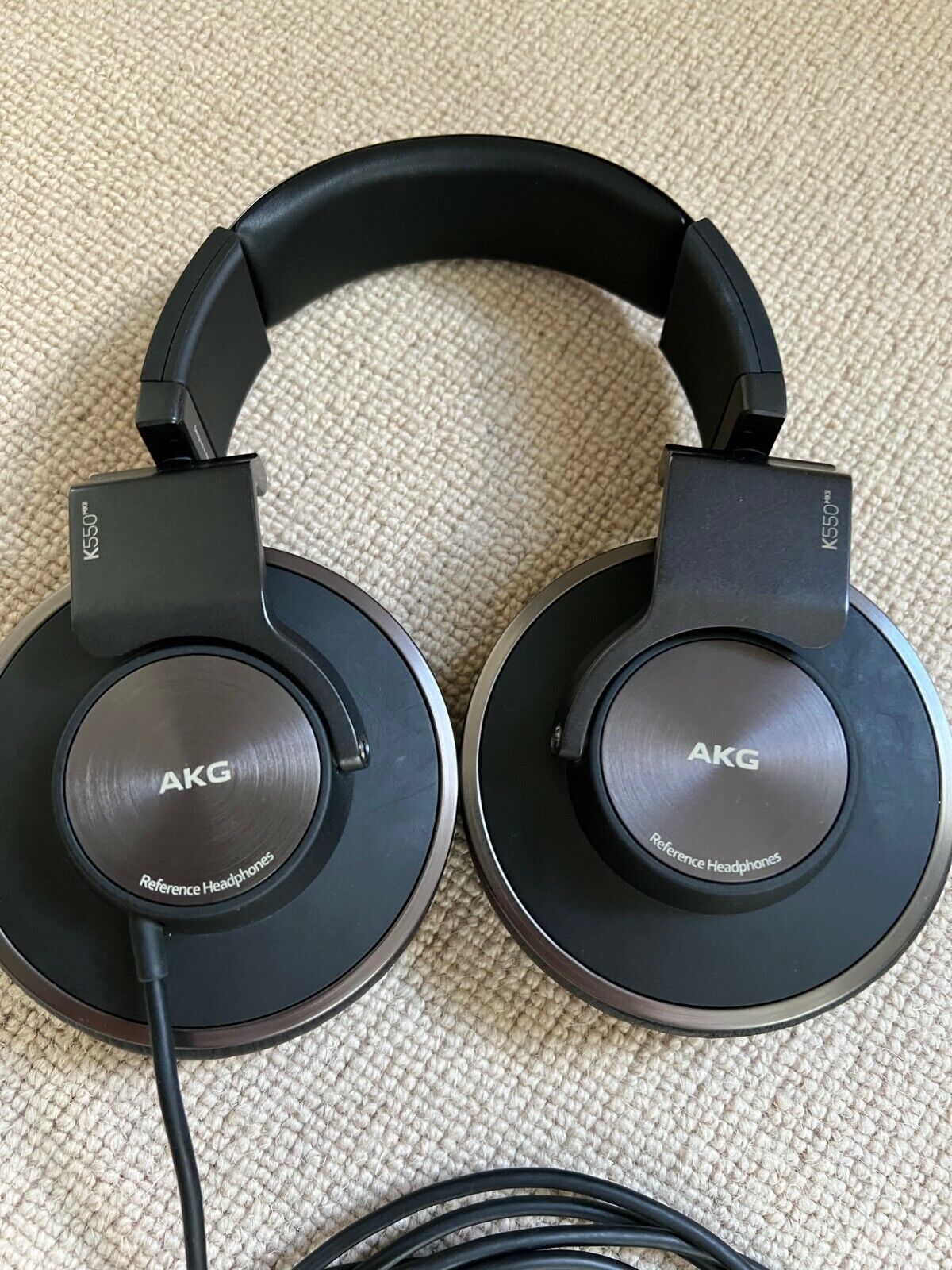 AkG K550  MKii closed back studio reference headphones mixing mastering  
