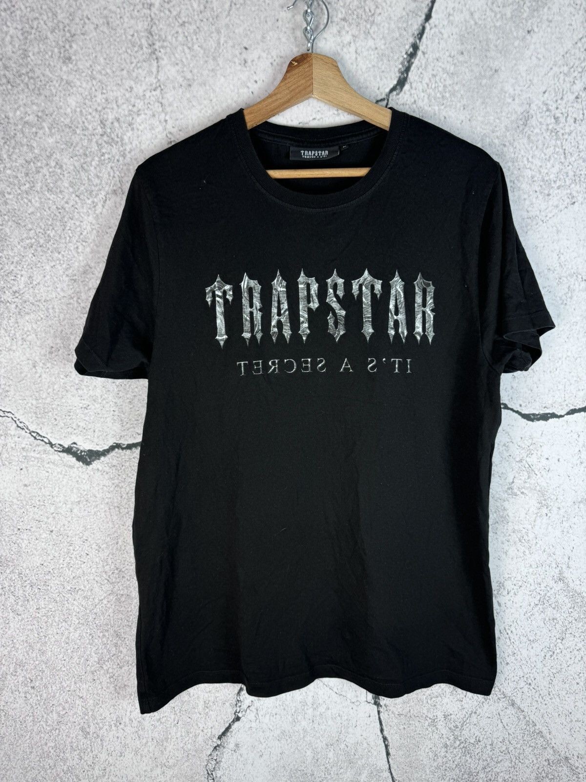 【Trapstar London】Foundation Tシャツ ブラック/黒ティー $_57.JPG?set_id=880000500F