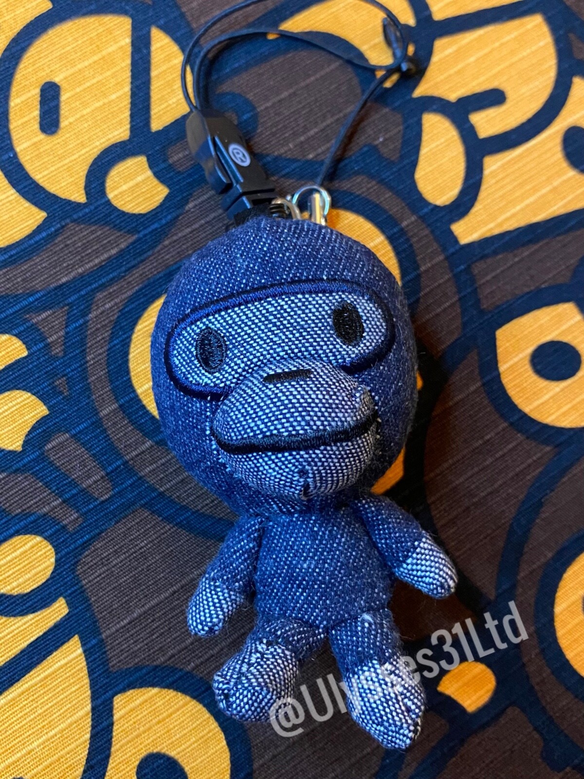 キーホルダー・アクリルキーホルダー BAPE BABY MILO SESAME STREET KEYCHAIN キーホルダー・アクリルキーホルダー BAPE BABY MILO SESAME