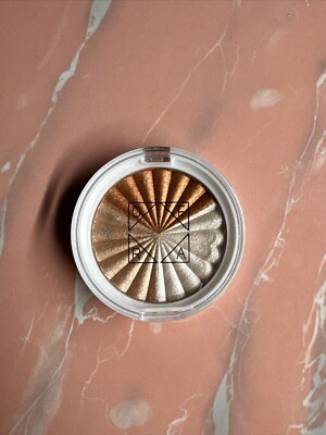 Ofra Cosmetics Highlighter in Everglow .35oz/10g Full Size