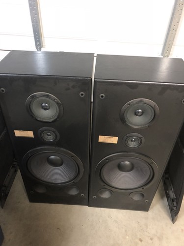 Vintage Pioneer CS-R590 Floor Speakers Pair w/ Grills - Sound Great!