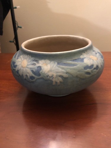 Newcomb College Art Pottery Bowl