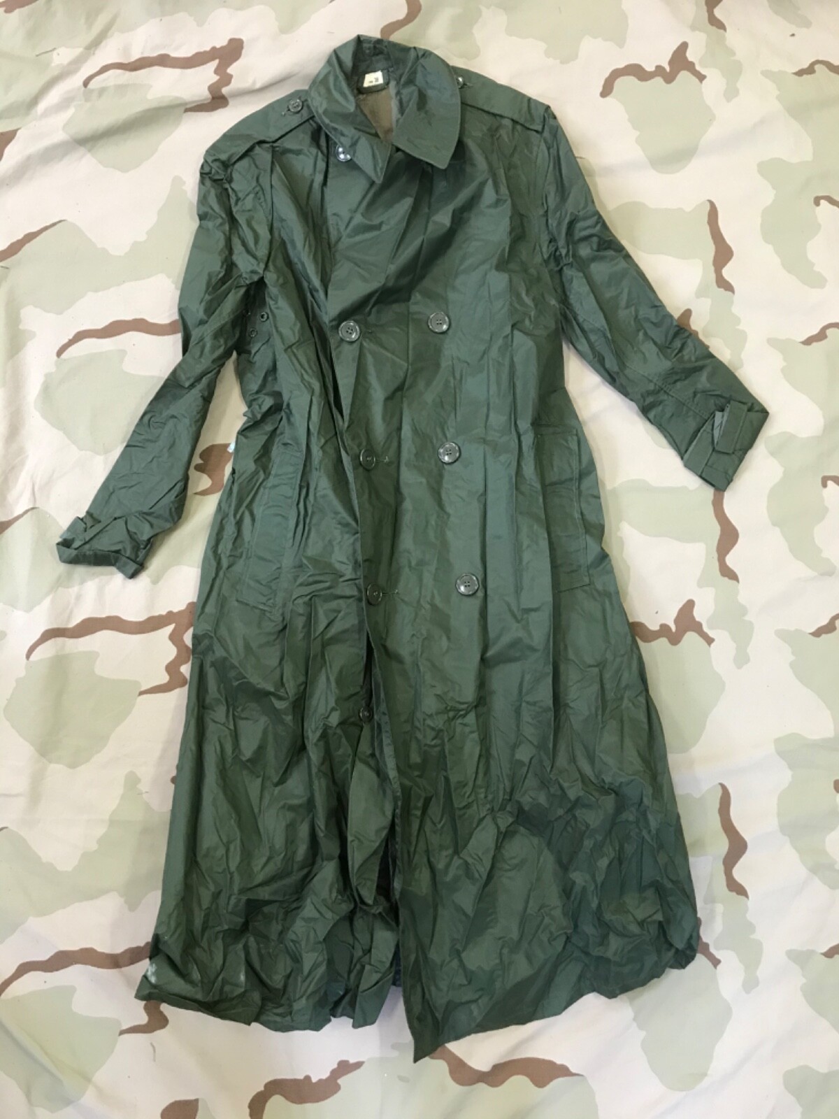US Military Man's Raincoat Rubber Coated GREEN Vintage NSN US Military Man's Raincoat Rubber Coated GREEN Vintage NSN