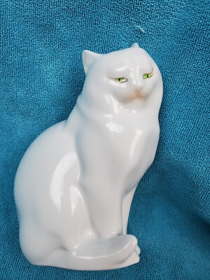 HEREND WHITE PERSIAN CAT SITTING 4.5'' HANDPAINTED PORCELAIN FIGURINE  HUNGARY 