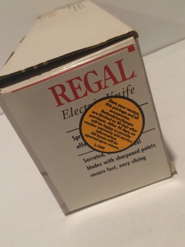 REGAL ELECTRIC KNIFE COMPLETE IN ORIGINAL BOX MODEL NUMBER K382WT