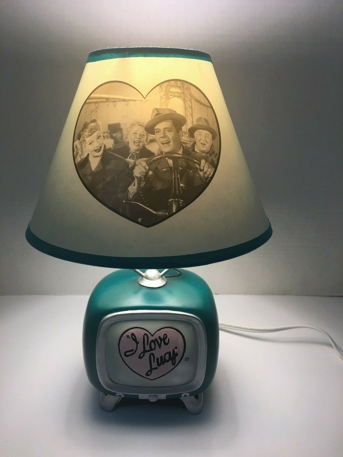 Vandor I Love Lucy Lamp that Lights Up CA Here We Come