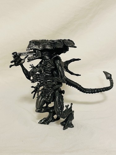 [美品]バトルエイリアン Amazon.co.jp: NECA - Aliens 7