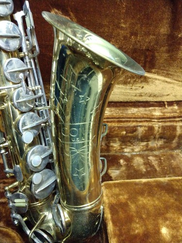 1957 Conn shooting stars alto saxophone with mouthpieces