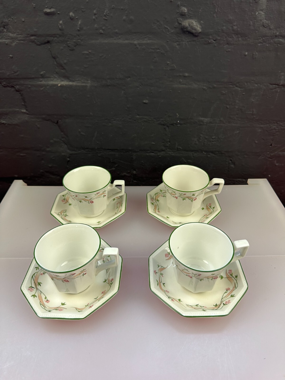 4 x Johnson Brothers Eternal Beau Tea Cups and Saucers Set