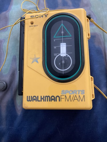Sony Walkman Sports Fm/am Yellow Walkman Vintage , Not Sure If works . Clean