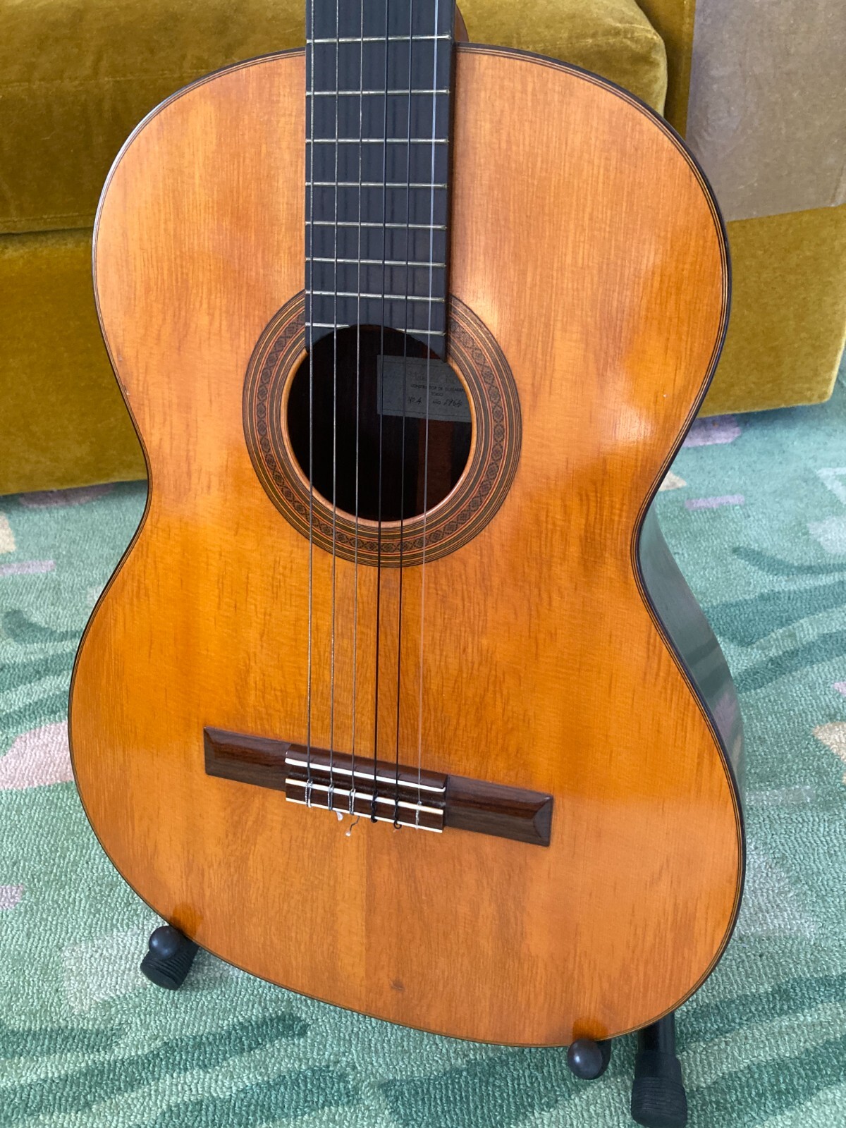 Masaru Kono (Kohno) 1964 No. 4 classical guitar – solid