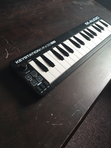 M-Audio Keystation Mini 32 32-Key Portable USB MIDI Keyboard Controller
