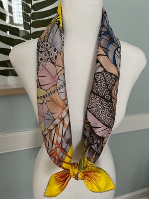 NWT Hermes Plumes En Fete 100% Silk Scarf  CW02 Juane VIF/Rose/Bleu Aline Honore