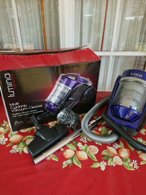 lumina bagless vacuum cleaner