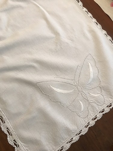 Vintage Butterfly Stitched Table Runner Dresser Scarf White (9)