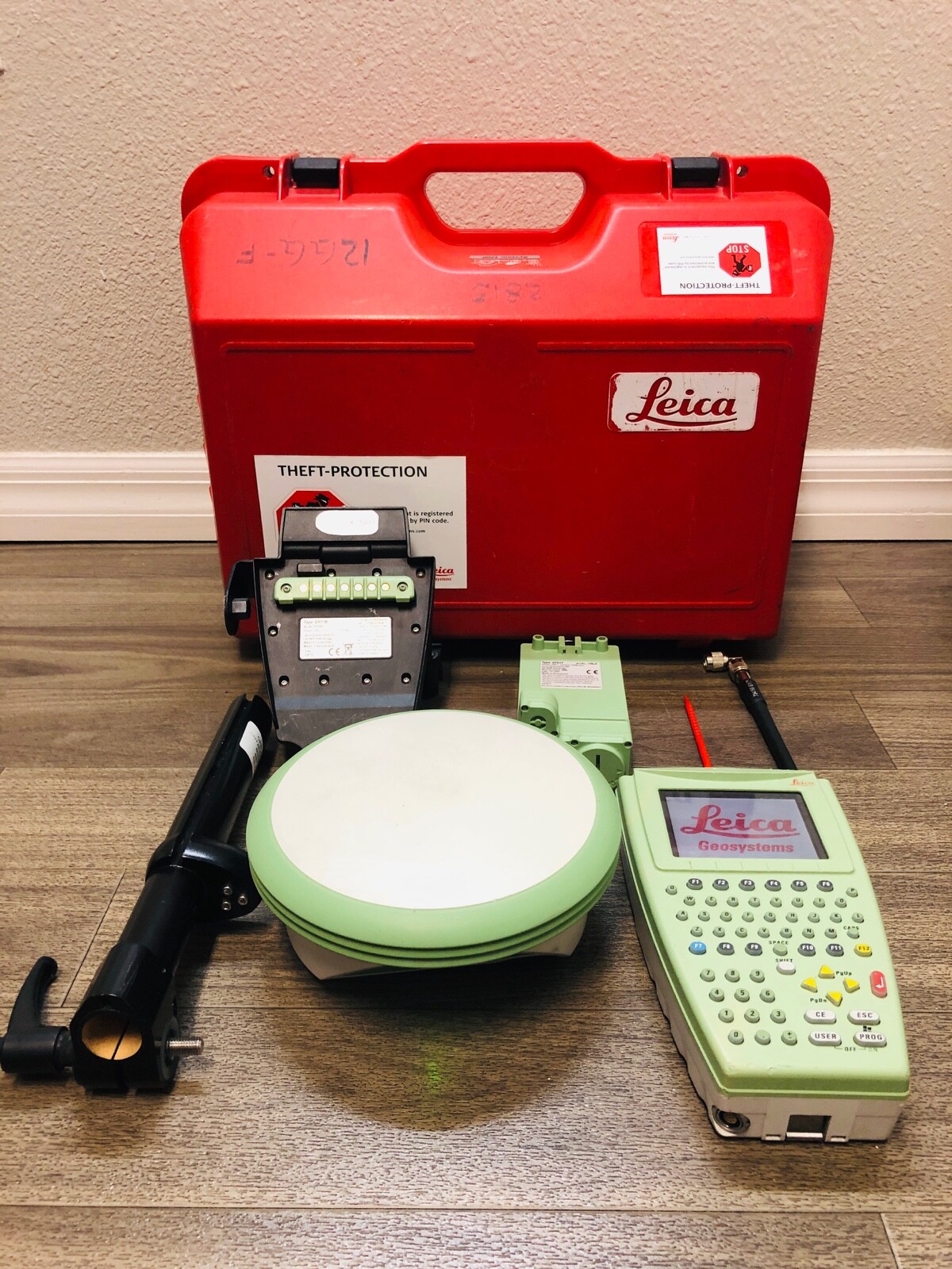 Leica ATX1230 GG SmartRover GPS GNSS GLONASS RTK with RX1250XC/GFU17