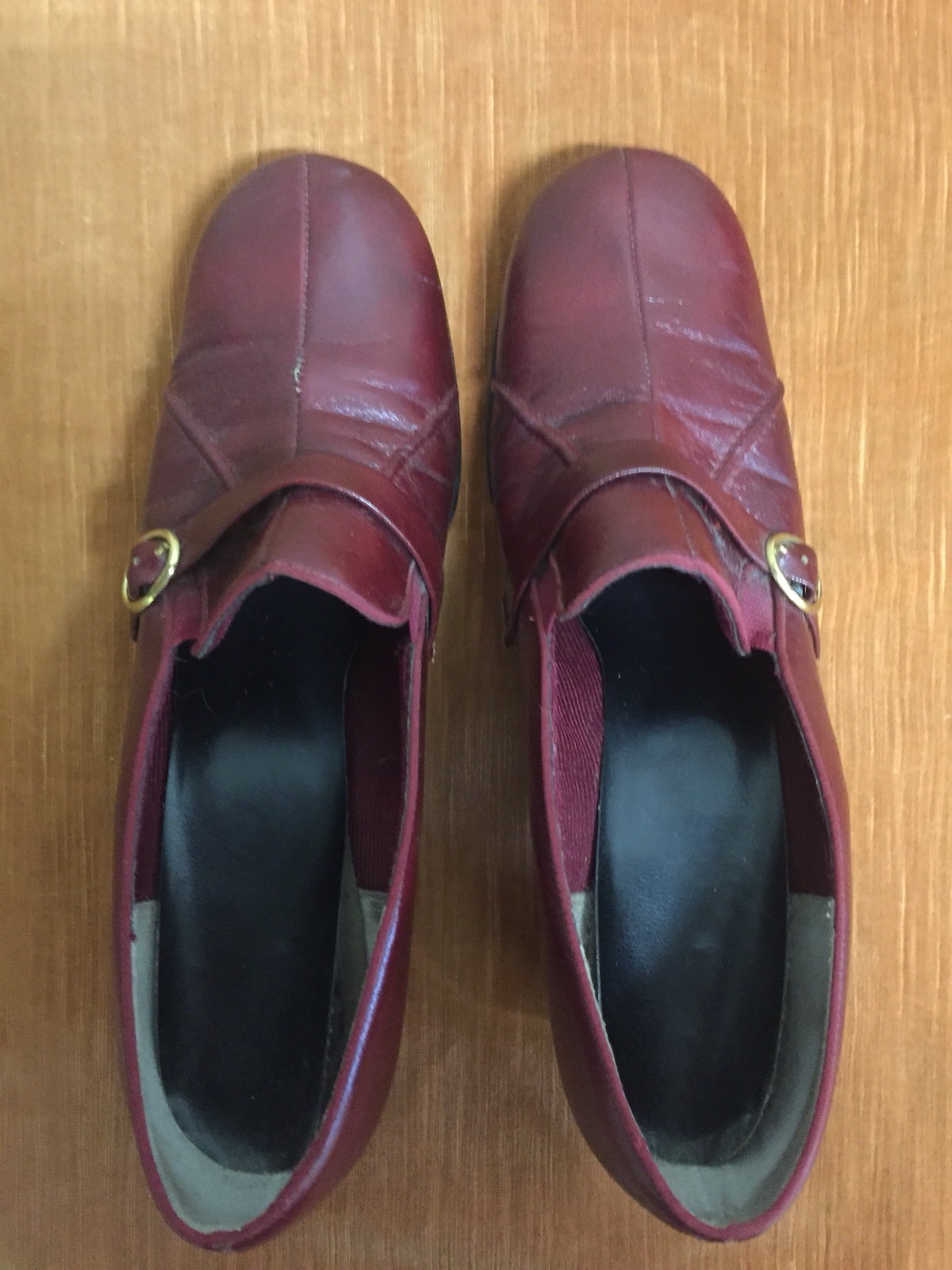 Vintage 60s 70s women Burgundy 8.5-9 Pumps Buckle Block Heels Pilgrim geek