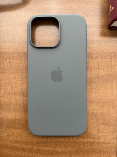 Apple AirPods Pro 2nd Generation USB-C Magsafe Charging Case Apple AirPods Pro 2nd Generation USB-C Magsafe Charging Case