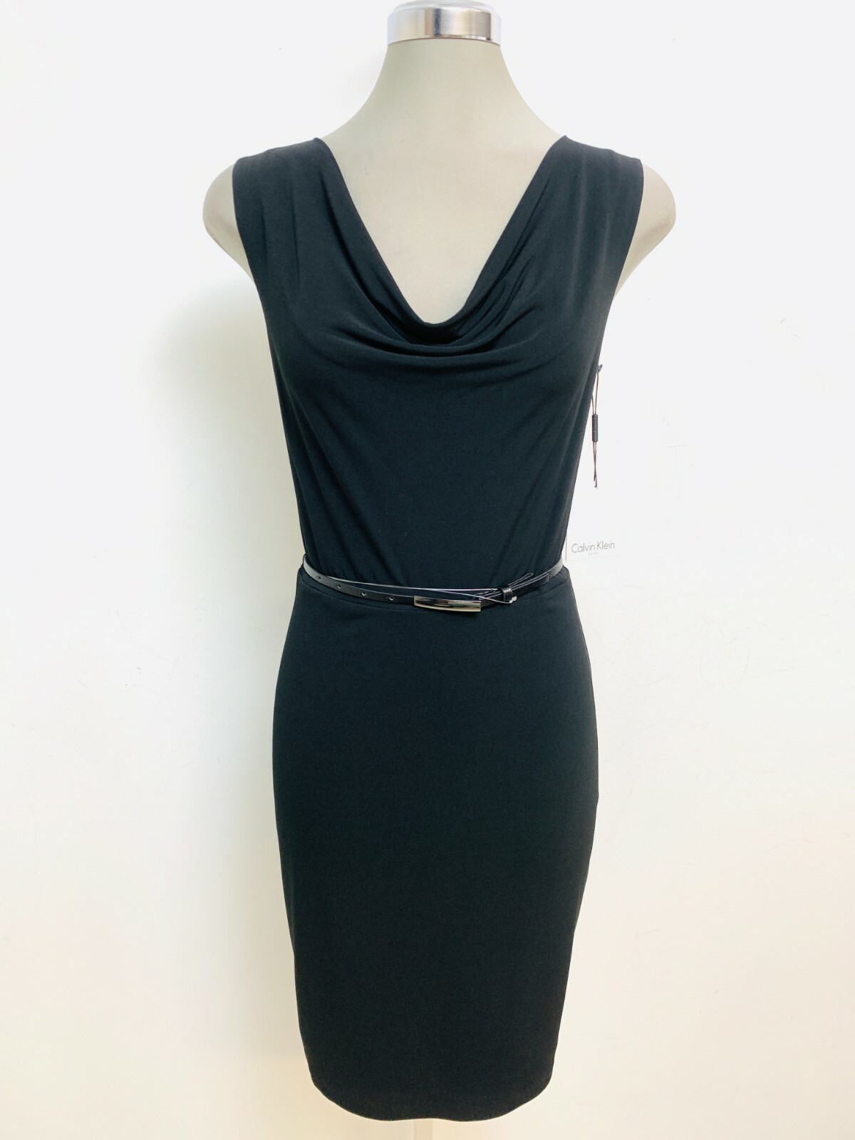 

Calvin Klein NWT Элегантное черное трикотажное платье с воротником-хомутом и поясом, размер, Черный, Elegant