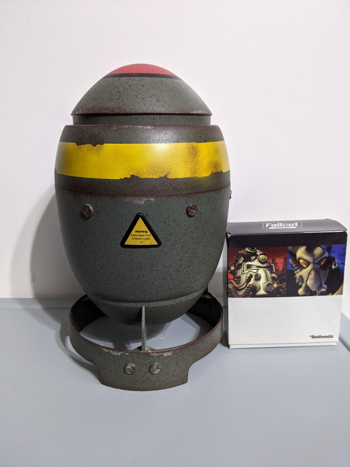 PC] Fallout Anthology Mini Nuke - 5 CDs, Steam Code NOT