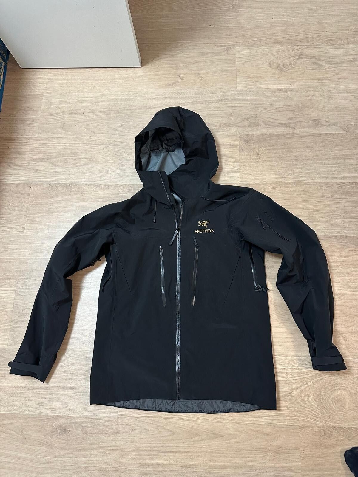 Arc'teryx Alpha SV 24k Gold Logo Gore-Tex Jacket | eBay Arc'teryx Alpha SV 24k Gold Logo Gore-Tex Jacket | eBay
