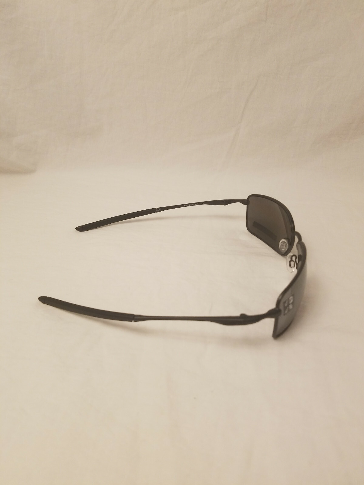 AUTHENTIC OAKLEY SQUARE WIRE Matte Black/Black Prizm Polarized Lens, OO4075-12