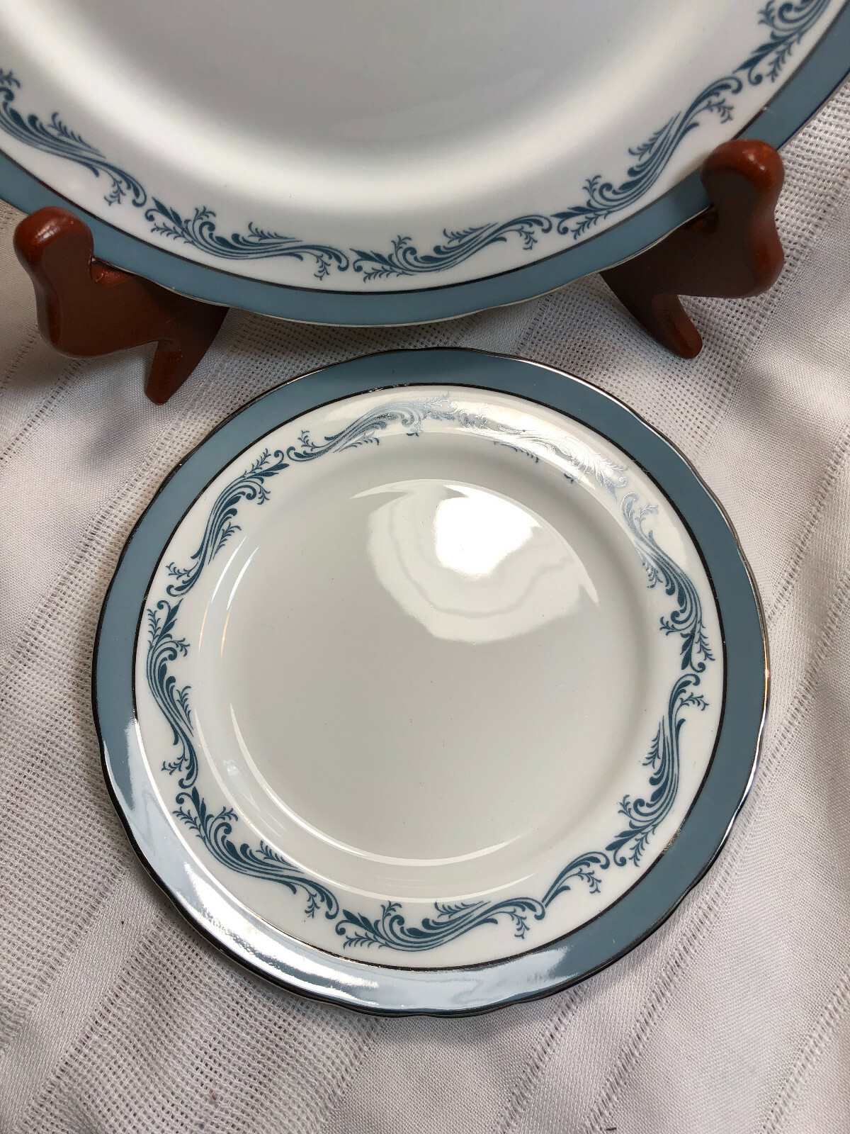 Two Aynsley 8463 England Bone China Plates