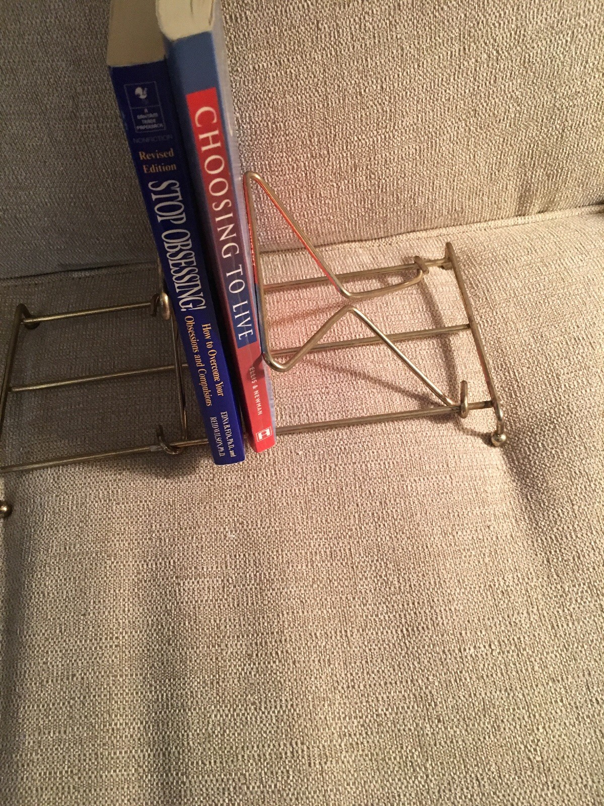 Small Vintage Folding Metal Wire Table Top Book Rack Holder Cookbook