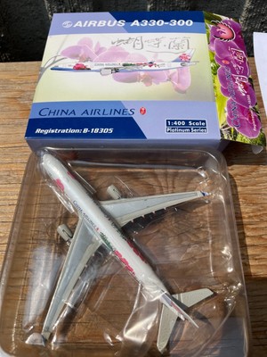 PHOENIX # B-10385  1/400th SCALE CHINA AIRLINES AIRBUS A-330-300 DESK TOP MODEL
