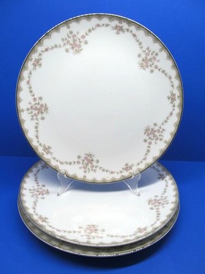 Noritake Garland  Japan 10 1/2