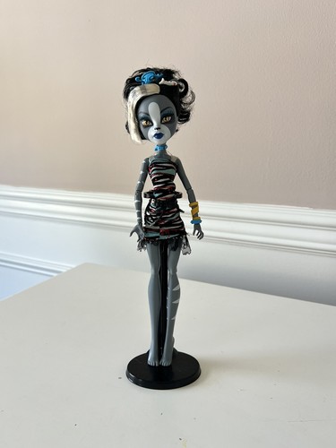 Monster High Zombie Shake Meowlody OR Purrsephone Doll