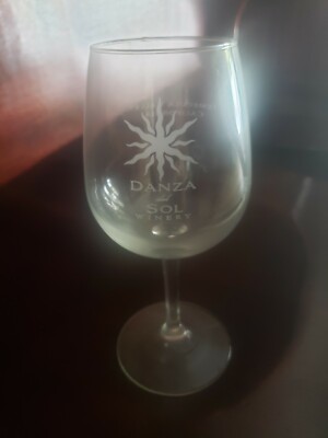 A tall Wine Glass - Danza del Sol Winery. Temecula, California.7 5''.New! Elegant