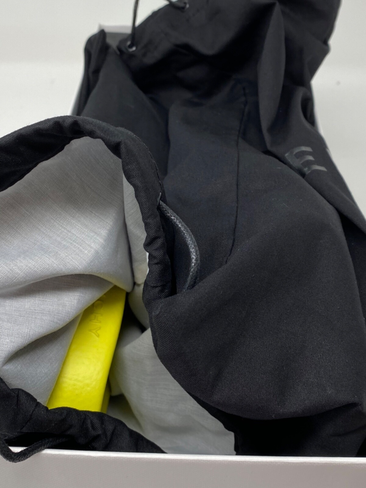 Pre-owned Givenchy $450 Men's  4g Logo Pool Slides Flat Sandals Slippers Yellow 9/42