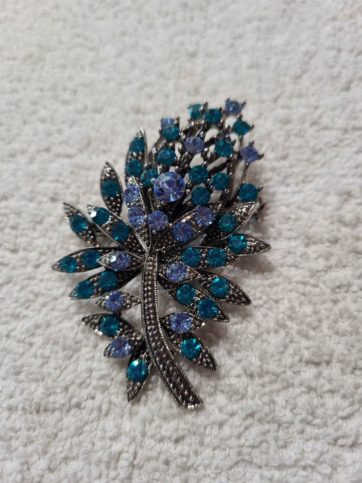 Vtg Silver tone Brooch Pin 2 Blue Color Stones Flower Leaf