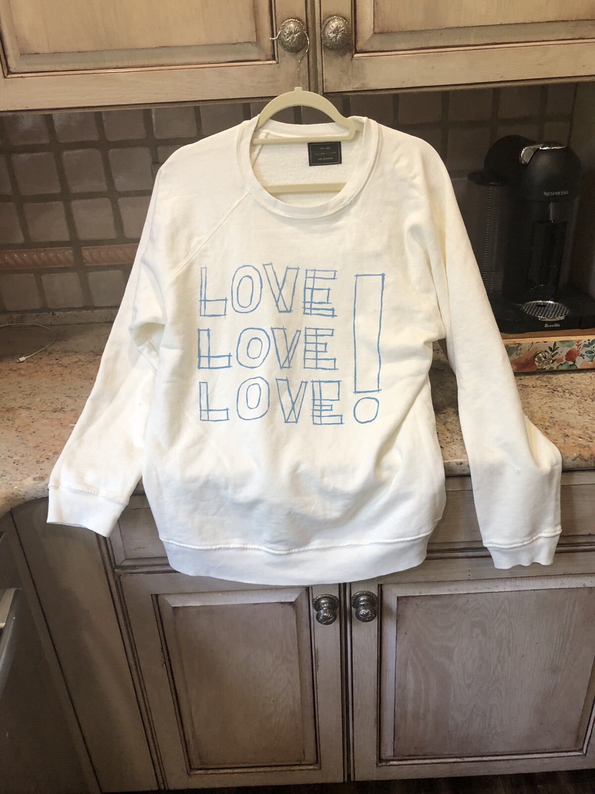 

Free People Ретро Love Love Love Пуловер с круглым вырезом и графикой цвета слоновой кости  NWT, Ivory blue