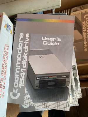 Vintage Commodore 1541 disk drive User's Guide +Test/Demo Floppy Diskette 1984