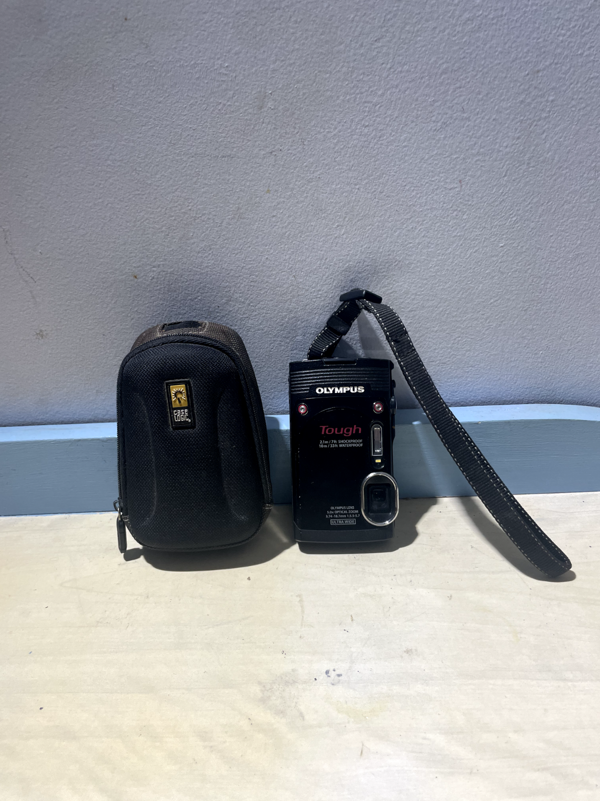 Olympus Tough TG-850 Ultrawide Shockproof Waterproof Stylus Camera + Case