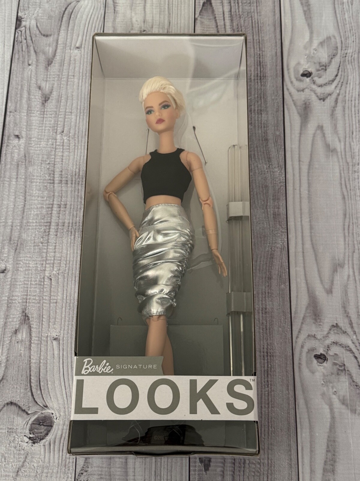 Barbie 2021 Signature Looks Wave 2 Tall Doll Model #8 Pixie