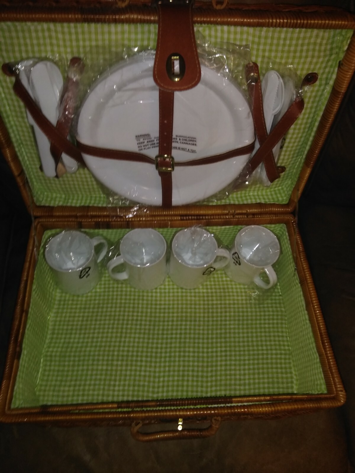 Wicker Picnic Basket 4 Person set with White Dishes