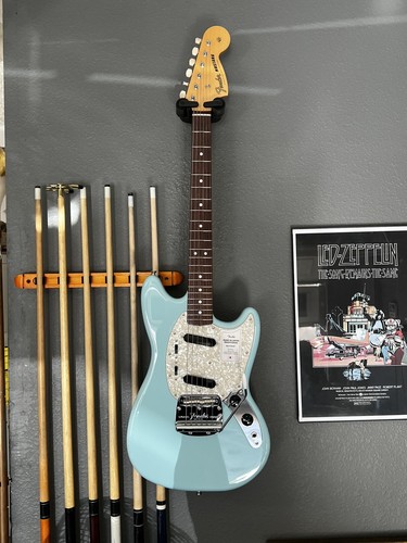 美品 Fender mustang Daphne Blueエレキギター Fender Made in Japan Traditional Series 60s Mustang Daphne