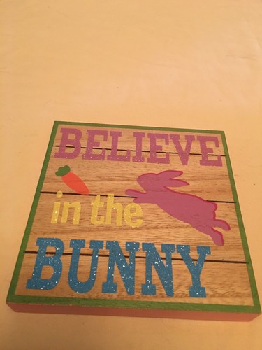 WOODEN EASTER PLAQUES SET OF 2