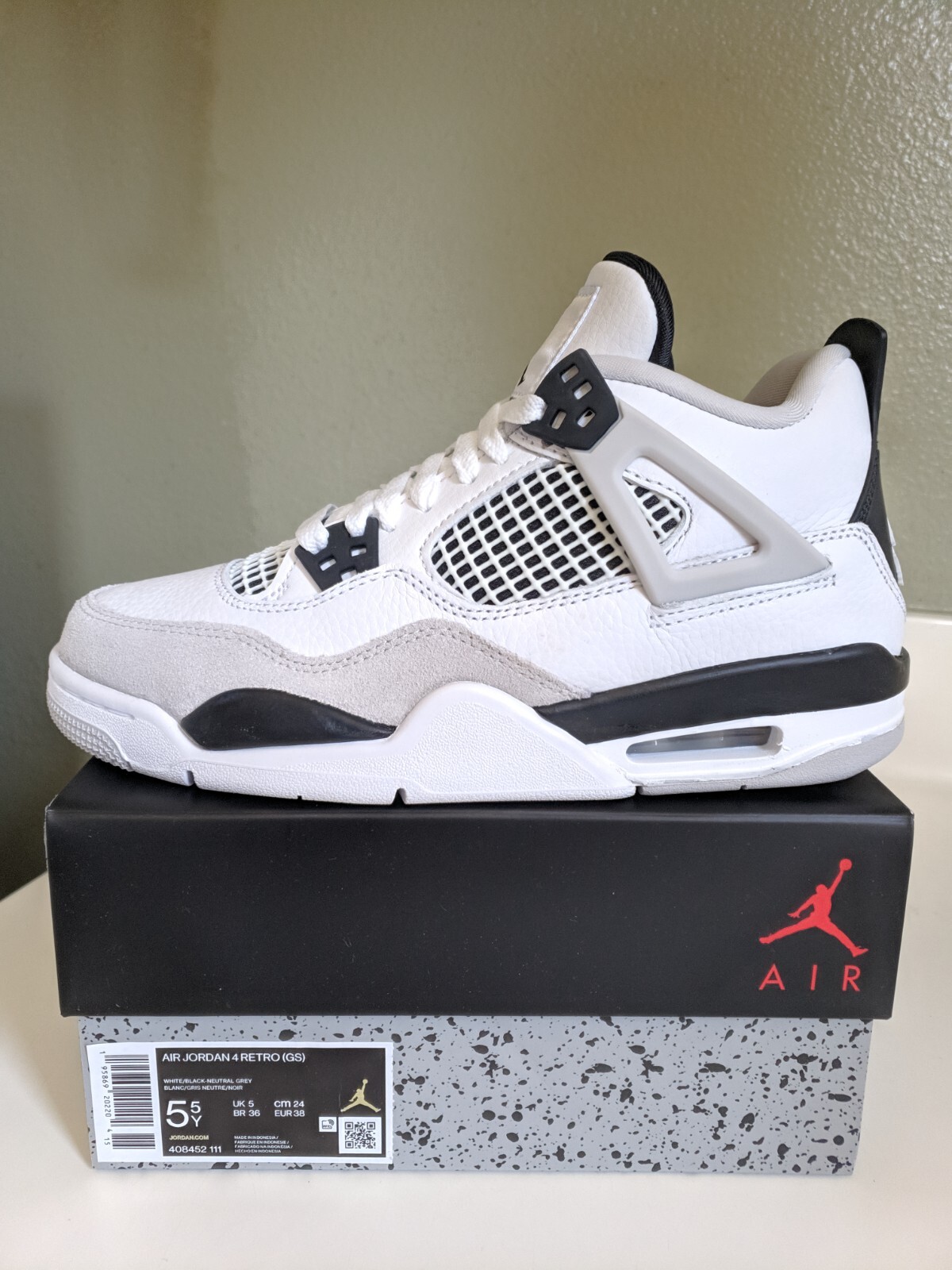 military black jordan 4 size 5.5