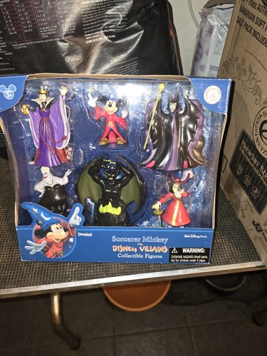Sorcerer Mickey vs Disney Villains フィギュア Sorcerer Mickey Vs. Disney Villains Collectible Figures