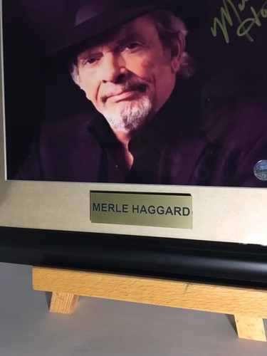 MERLE HAGGARD SIGNED PICTURE WITH COA!!!