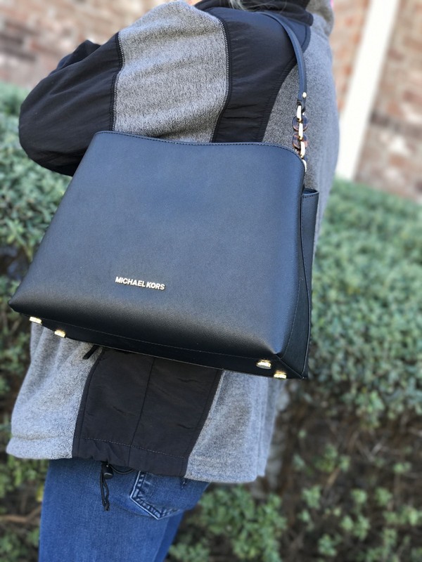 Michael Kors Sofia Portia 2025