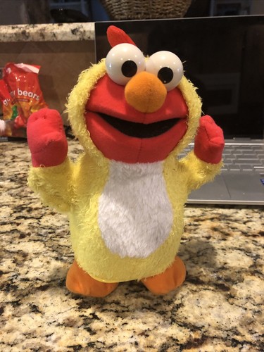 Sesame Street Chicken Dance Elmo- by Fisher Price 2003 Sings