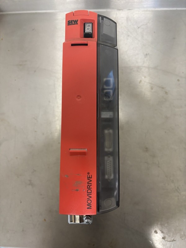 Sew Eurodrive Mdx61b0005-5a3-4-0t (08277346) Frequenzumrichter Mit Dfe32b/Deh11b