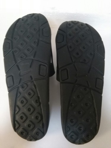 Nike Unisex Slip Ons Men's 10 Women's 12