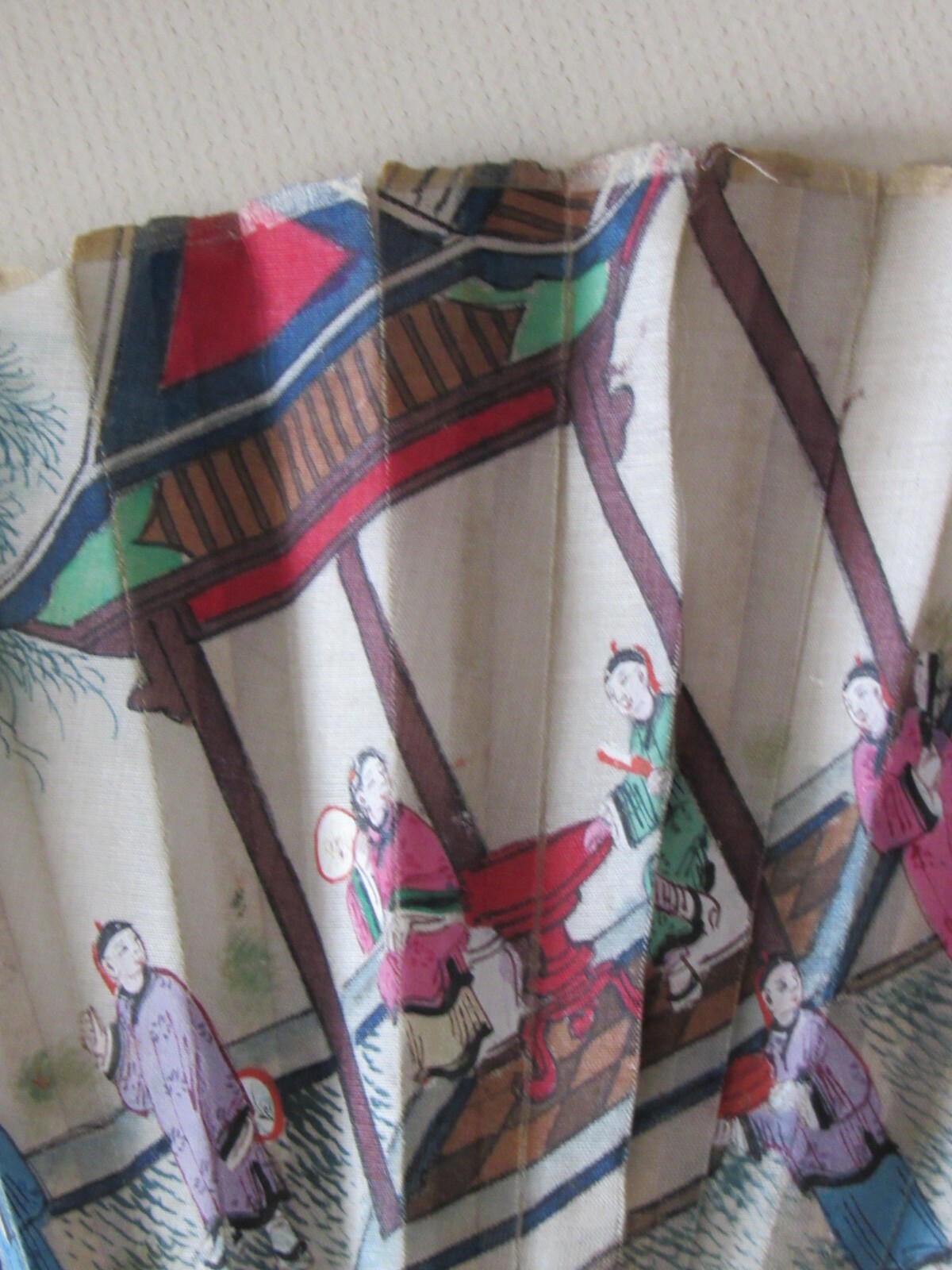 Antique Chinese Hand Painted 100 faces Fan, Elaborately Carved Sandalwood