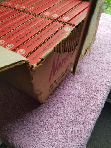 NOS Norelco Photoflashbulbs PF3 Camera Bulbs  FULL CASE in Original Shipping Box